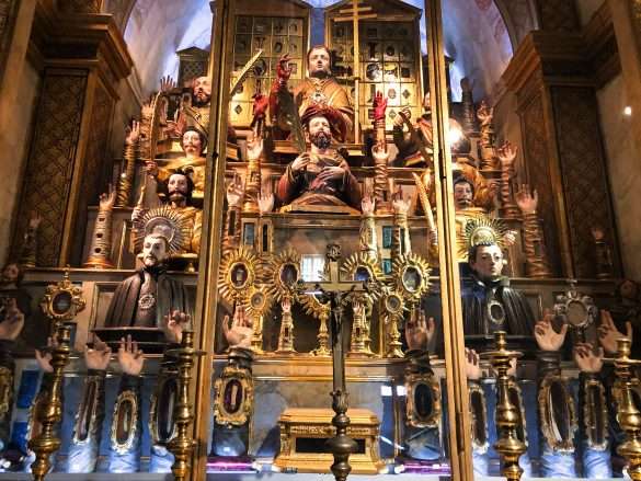 The Igreja de São Roque is a historic church in Lisbon, built as the first Jesuit church in Portugal and now part of the Lisbon Holy House of Mercy. Visitors can explore its Baroque architecture and learn about its religious and cultural history.